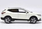 1:18 Scale White 2016 Diecast Nissan Qashqai Model