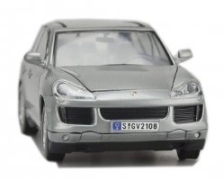 1:24 Scale Silver Motormax Diecast Porsche Cayenne Model