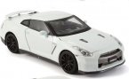1:24 Black / White / Red Diecast Nissan GT-R Model
