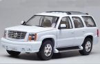 Black / White 1:24 Scale Welly Diecast Cadillac Escalade Model