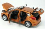1:18 Scale White / Orange 2016 Diecast Ford New Focus Model