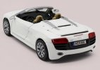 White / Brown 1:24 Scale Maisto Diecast Audi R8 Model