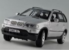 Silver / Black 1:18 Scale Welly Diecast BMW X5 SUV Model