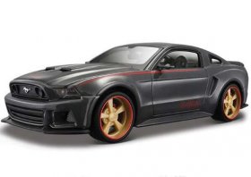 Black 1:24 Maisto Diecast 2014 Ford Mustang Street Racer Model