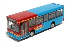 1:76 Scale Red-Blue CMNL Brand Dennis Bus Model