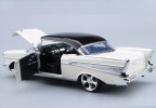 White 1:18 MotorMax Diecast 1957 Chevrolet Bel Air Model