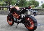 Orange-Black 1:12 Scale Diecast KTM DUKE 200 Motorcycle