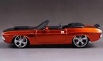 Orange 1:24 MaiSto Diecast 1970 Dodge Challenger R/T Convertible