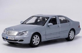 Silver 1:24 Scale Maisto Diecast Mercedes Benz S-Class Model