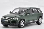 Welly 1:18 Scale Silver / Gray Diecast VW Touareg Model