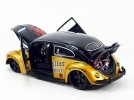 Black-Golden 1:24 Scale Maisto Diecast VW Beetle Model