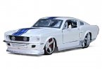 Maisto White 1:24 Scale 1967 Diecast Ford Mustang GT Model