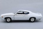 1:18 Scale MotorMax Diecast 1969 Pontiac GTO Judge Model