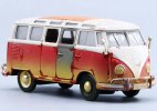 1:25 Scale Red-White MaiSto 1962 VW Microbus Model