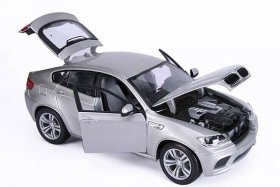 Silver 1:18 Scale Bburago Assembly Diecast BMW X6 M Model