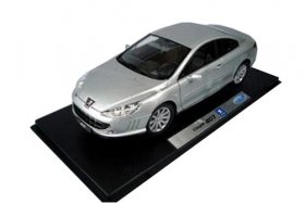 Silver 1:18 Scale Welly Diecast Peugeot 407 Model