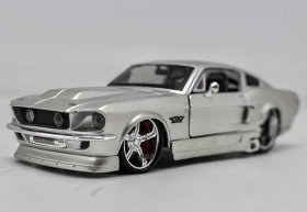 1:24 Scale Silver Maisto Diecast Ford Mustang GT Model