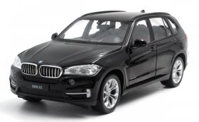 Red/ White / Black 1:24 Scale Welly Diecast BMW X5 Model