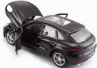 Black / Blue 1:24 Scale Bburago Diecast Porsche Macan Model