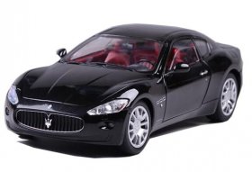 White / Black Motormax Diecast Maserati GranTurismo Model