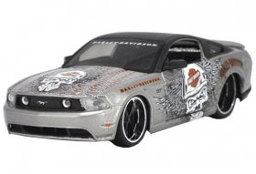 Silver 1:24 Scale Maisto Diecast 2011 Ford Mustang GT Model
