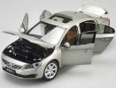 1:18 Scale White / Silver Diecast Volvo S60L Model