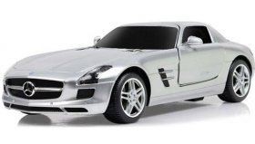 Red / Silver 1:24 Scale Kids R/C Mercedes-Benz SLS AMG Toy