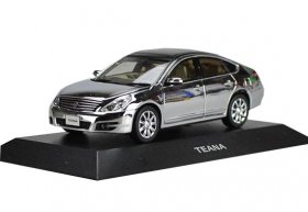 Silver / Wine Red 1:43 J-collection Diecast Nissan Teana Model