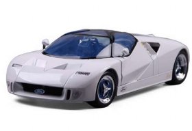 White 1:18 Scale Maisto Diecast Ford GT 90 Model