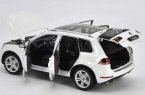 1:18 Scale Black / White GTA Diecast VW Touareg TSI Model