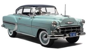 Blue 1:18 Scale SunStar Diecast 1953 Chevrolet BEL AIR Model