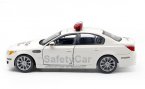 1:18 Scale White Maisto Diecast Safety Car BMW M5 Model