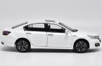 1:18 Scale White Diecast Honda Accord Sport Hybrid Model