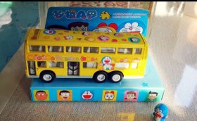 Kids Yellow Lovely Doraemon Diecast Double Decker Bus Toy