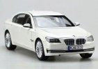 White Kyosho 1:18 Scale Diecast BMW 7 Series Model