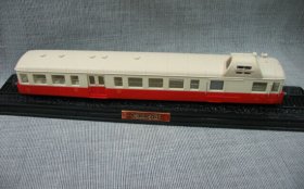 Red-White 1:87 Scale Atlas L Autorail X-3800 PICASSO Train Model