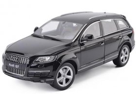 Black / White 1:18 Scale Welly Diecast Audi Q7 SUV Model
