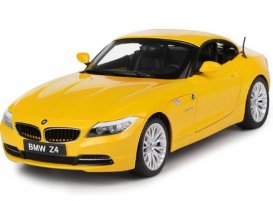 Yellow 1:18 Scale Kyosho Diecast BMW Z4 Model