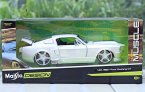 Maisto White 1:24 Scale 1967 Diecast Ford Mustang GT Model