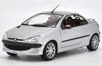 Welly 1:18 Scale Red / Green Diecast Peugeot 206CC Model