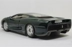 Green 1:18 Scale Maisto Diecast Jaguar XJ220 Model