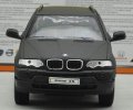 Black / Silver 1:24 Scale Welly Diecast BMW X5 SUV Model