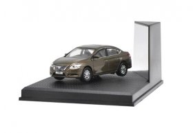 1:43 Scale Golden Diecast Nissan SYLPHY Model
