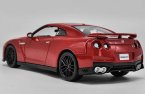 Red / White 1:24 Scale Bburago 2017 Diecast Nissan GT-R Model