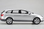 Black / Red / Silver / Gray 1:18 KyoSho Diecast Audi Q7 Model