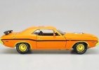 1:24 Scale Yellow Diecast Dodge Challenger R/T Model