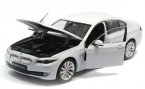 Welly 1:24 Scale Black / White / Silver Diecast BMW 535i Model