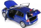 Blue / Black 1:18 Scale Bburago Diecast VW Golf V Model