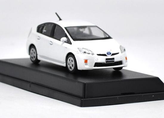 1/43 Toyota Prius white color die cast model 