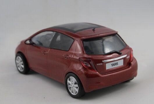 Kyosho original 1/43 Toyota Yaris red left hand drive specification finished pro 